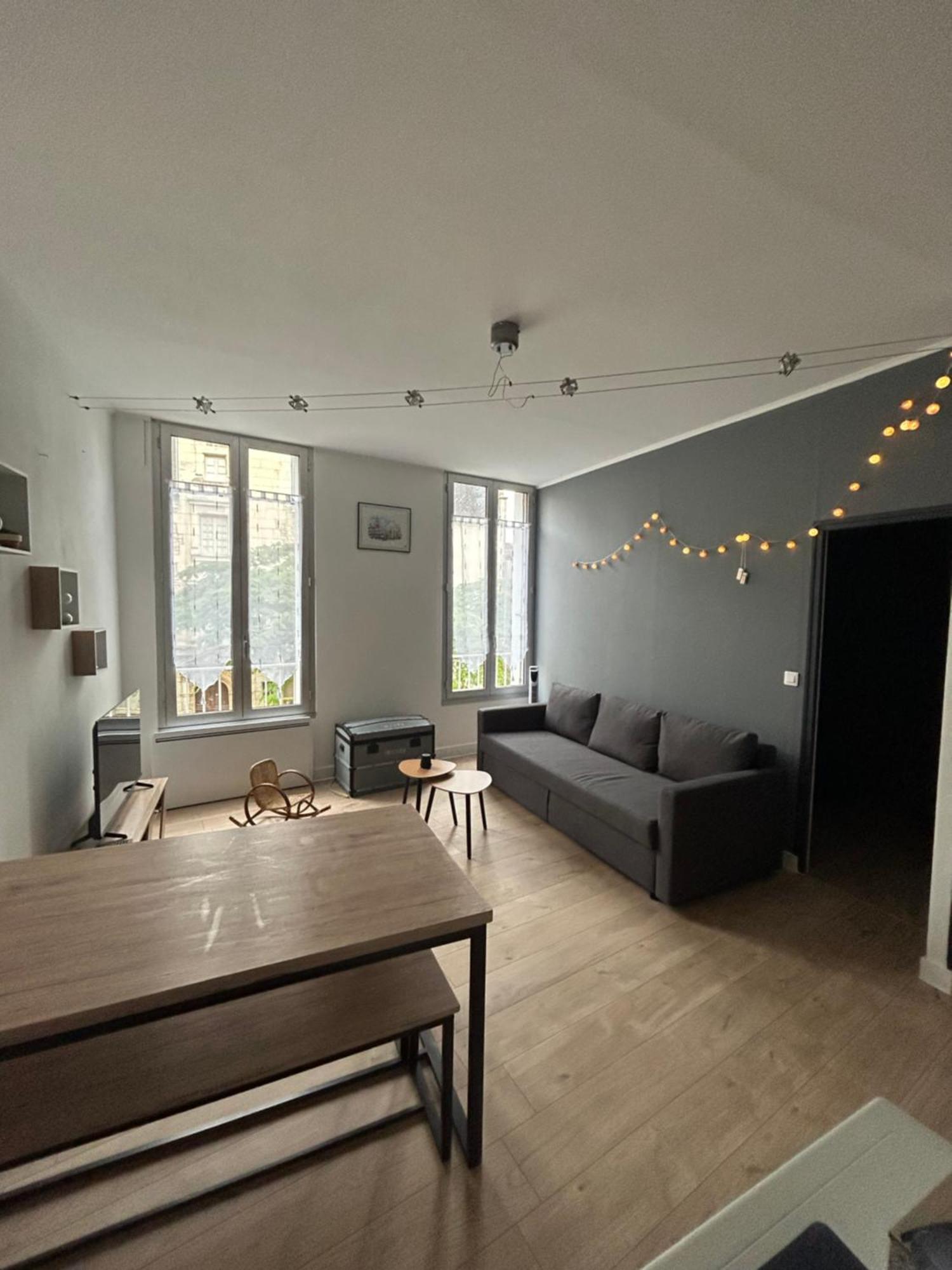 Chez Noemie Apartment Saintes Bagian luar foto